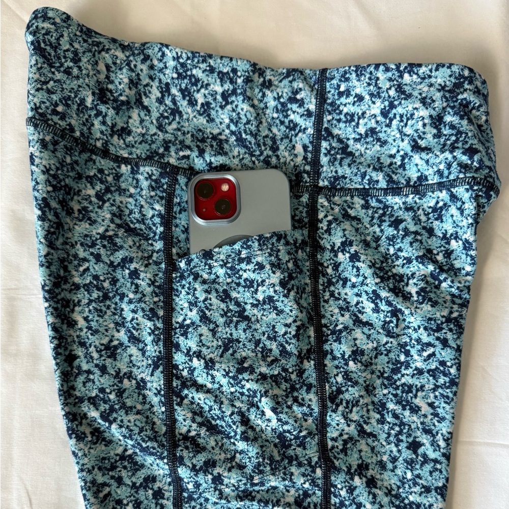 Athletic Works Blue Patterned Performance Cropped… - image 4